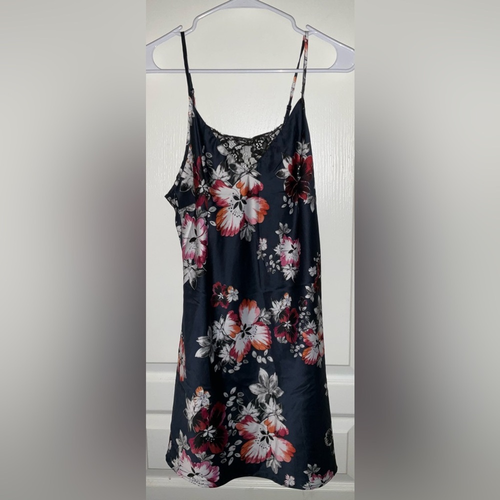 Secret Possessions Floral Print Lace Trim Tie Back Nightie